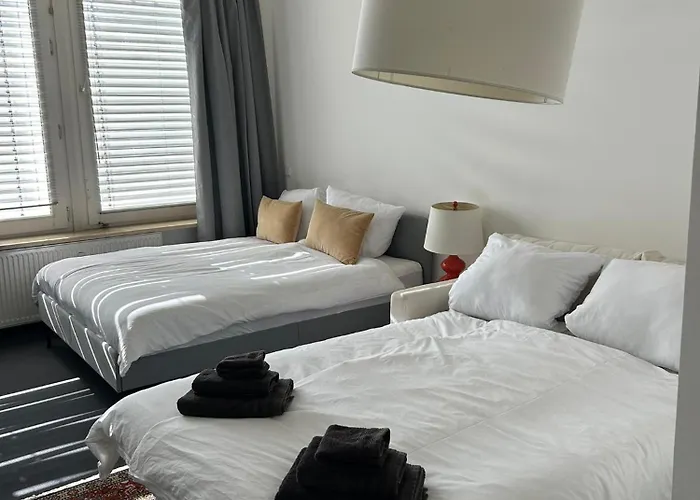 35 Qm Grosses Apartment Mit Eigenem Badezimmer In Den Elbvororten