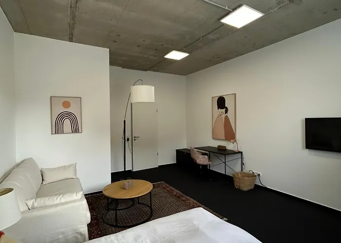 35 Qm Grosses Apartment Mit Eigenem Badezimmer In Den Elbvororten